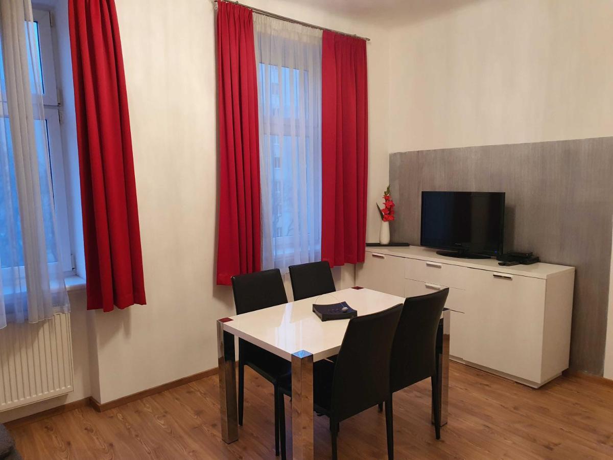 Vibrant Red Apartment I Contactless Check-In Vienna Exterior photo